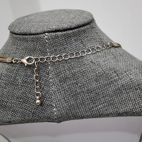 Multi-Strand Pearl Beaded Layered Necklace - Picture 4 of 5